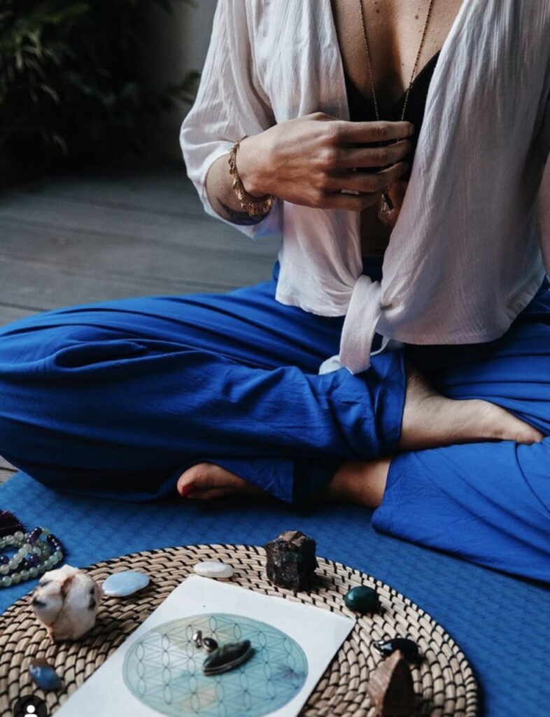 méditation et respiration dans le yoga